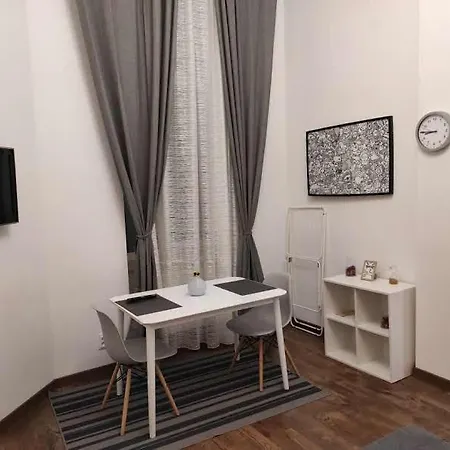 Valova 13, Small Apartment *