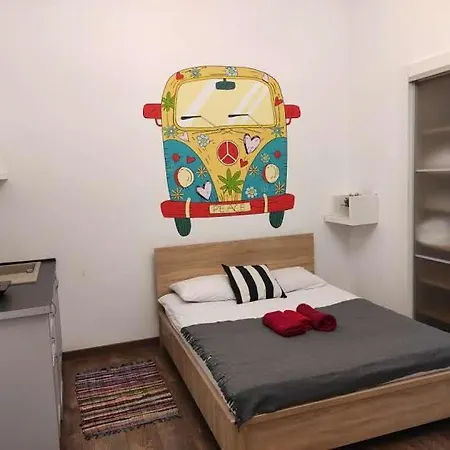 Valova 13, Small * Lviv