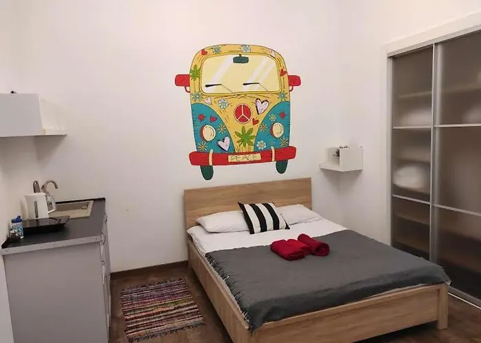 Valova 13, Small * Lviv