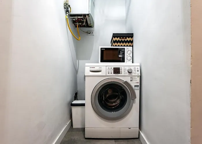 Valova 13, Small * Lviv