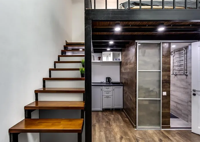 Valova 13, Small Leopoli